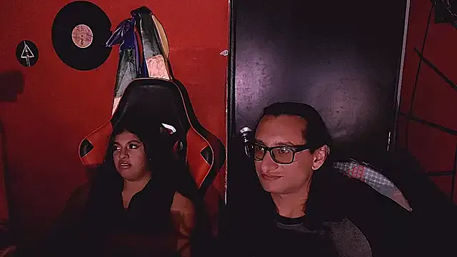 Loversonfire78 model from StripChat