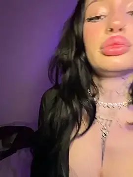 madelinexx — Dildo blowjob while being topless 