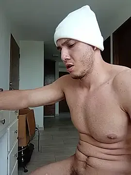 Maxx_valiant model from StripChat