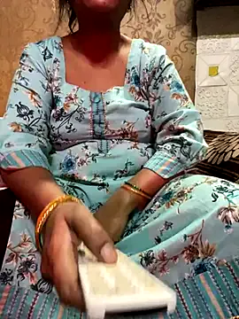 Meera_xxx on StripChat