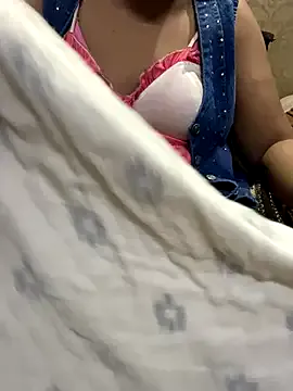 Meera_xxx on StripChat