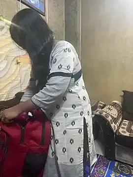 Meera_xxx on StripChat