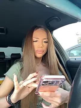 NicollleDiamondd — Naked outside