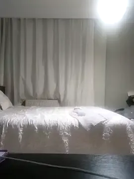 NovaMia model from sc