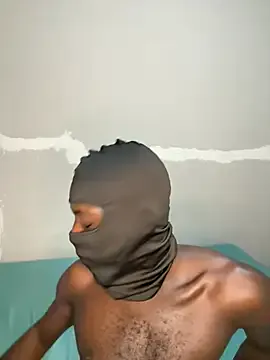 petite_bee model from StripChat