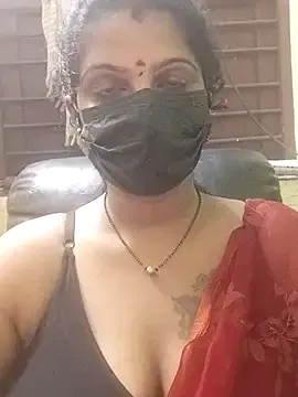 poojaa-rani on StripChat