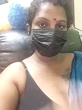 poojaa-rani on StripChat