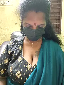 poojaa-rani on StripChat