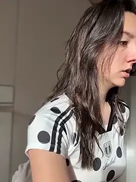 RealJuliette — Show lingerie & ass close cam