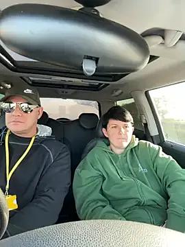 Reggie_roxie — Tits out & slapped