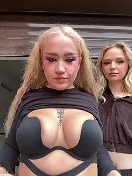 RollDolls — 2 GIRLS RIDE FOR U