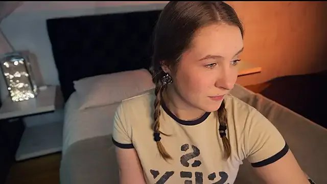 saint_trisha's avatar