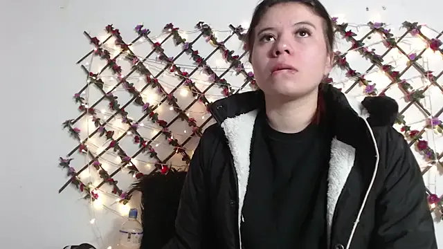 Samantha_Wallker on StripChat