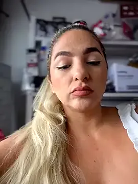 sammyqueenx21 on StripChat 