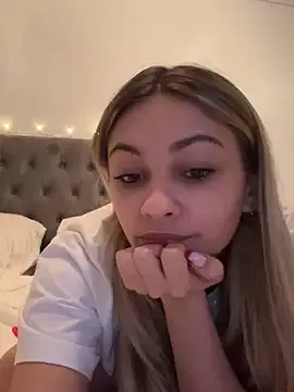 skyemorgan01 model from StripChat