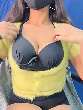 Sofia3393 — Show ass