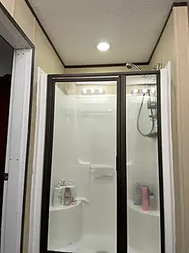 tastemecaroline on StripChat