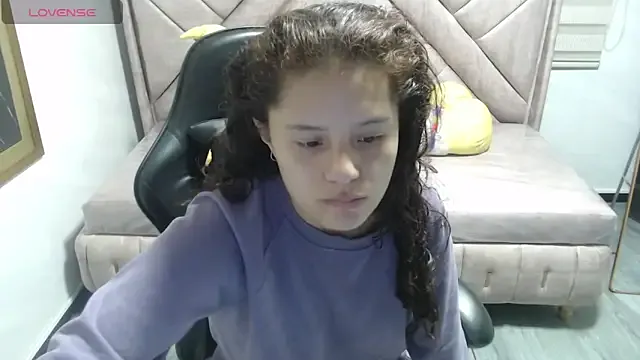 Velvet_Moon_V on StripChat 