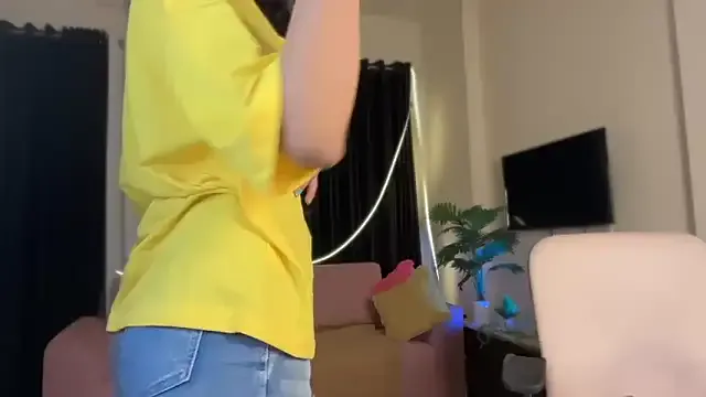 Wow-nisha on StripChat