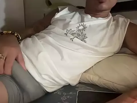 xoxo_aken on StripChat