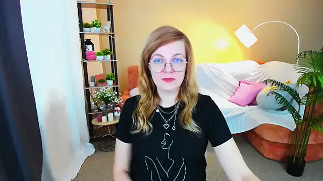 YourUniverser model from StripChat